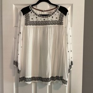 Knox Rose White and Black Women's Top